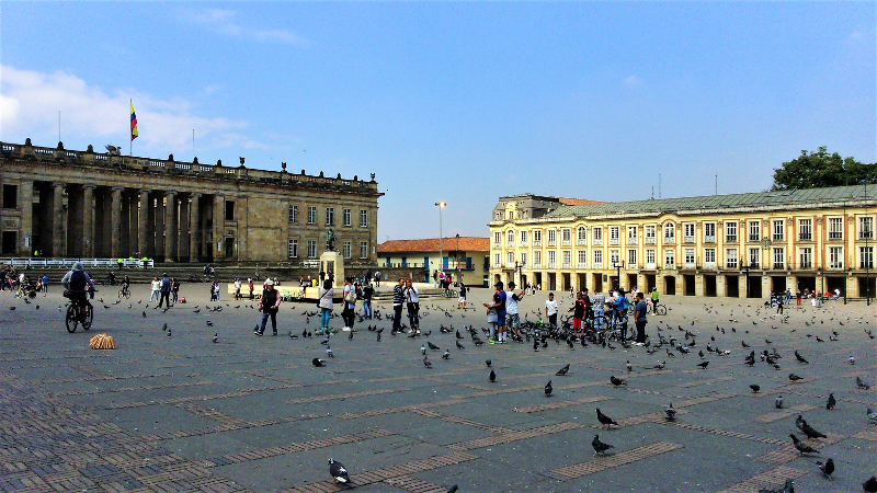 la piazza bolivar di bogotà