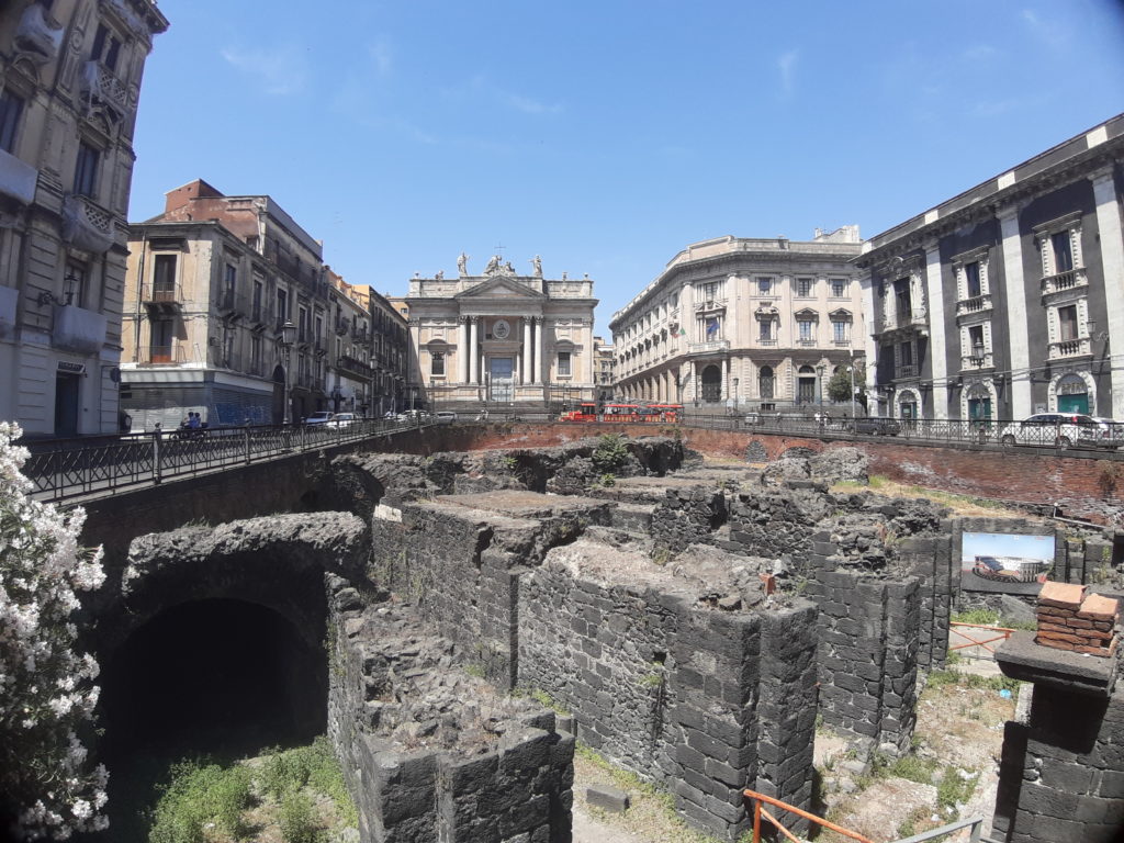 Anfiteatro Romano e chiesa di San Biagio